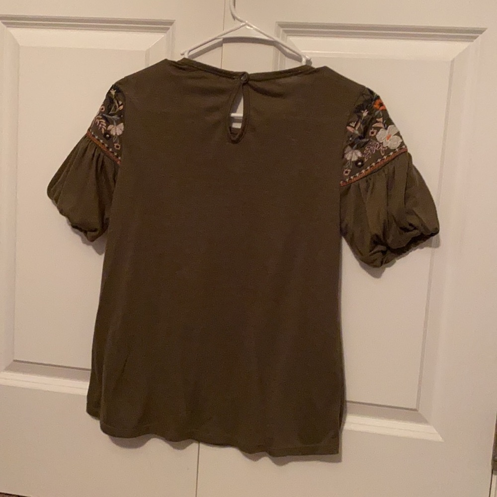 T-Shirt - Picture 2 of 2